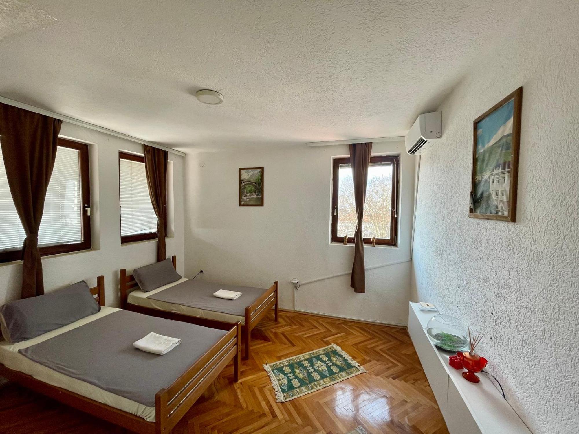 Rooms - Near Bus Station Peje Extérieur photo